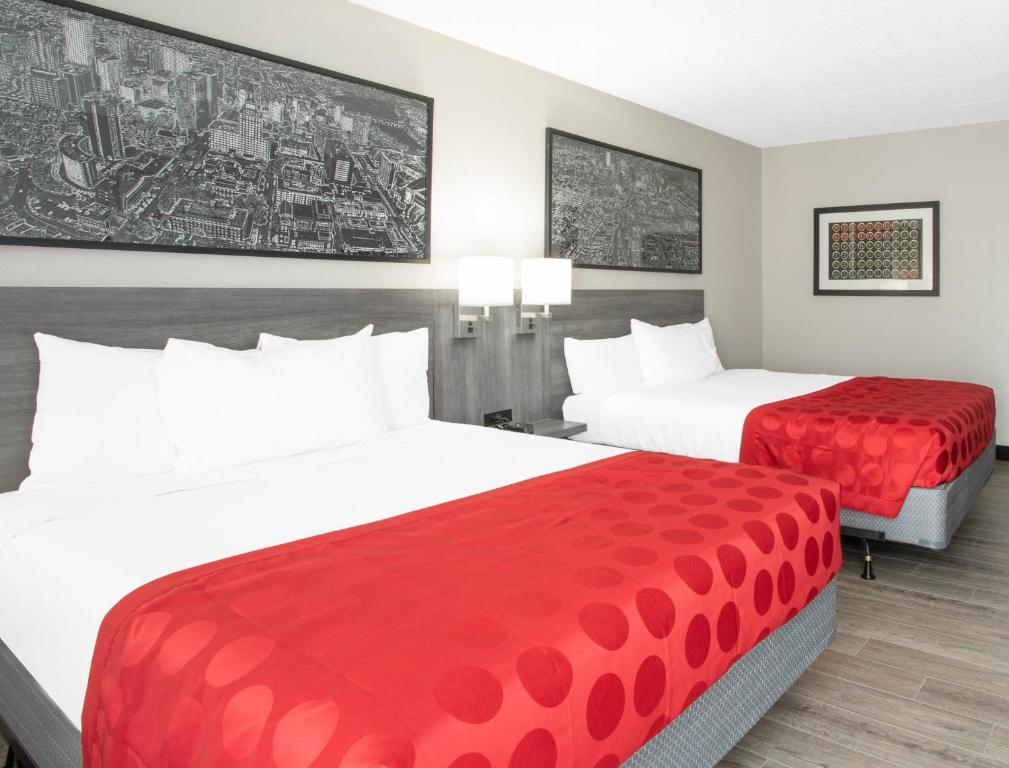 Ramada By Wyndham Hartford North - Bradley Airport Hotel Windsor Locks Exterior photo